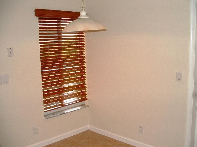 Foto del edificio - 6155 Sugar Loaf Ln