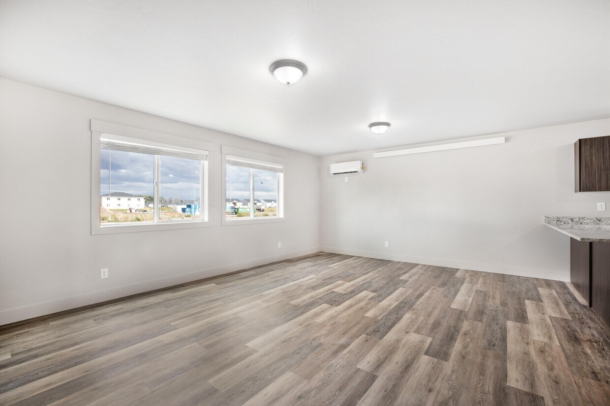 Foto principal - 6066 N Silver Fox Rd