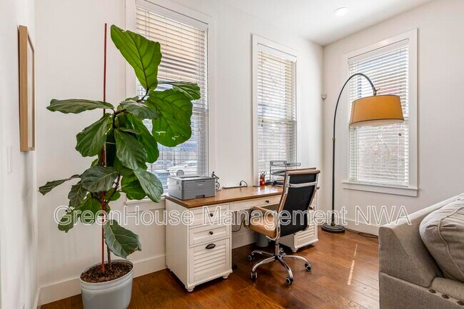 Foto del edificio - 636 SW B St