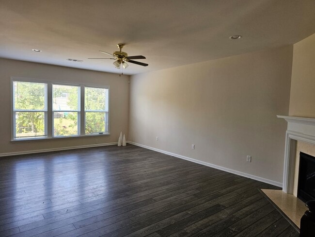 Building Photo - 3671 Graham Way SW