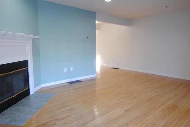 Building Photo - 65 Georgetown Dr