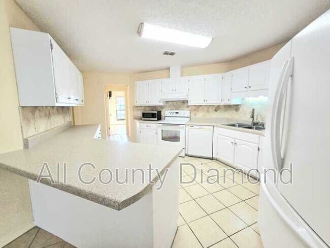 Foto del edificio - 5309 Robert Holmes Dr