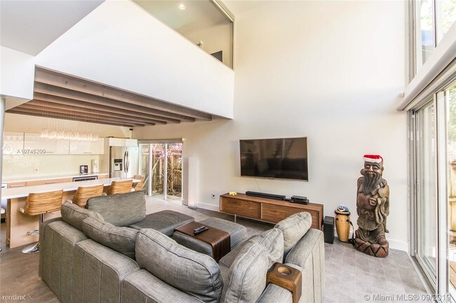 Building Photo - 2 br, 2 bath Townhome - 3081 Oak Ave