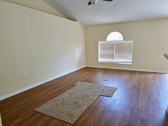 Building Photo - CITRUS springs 4/2/2