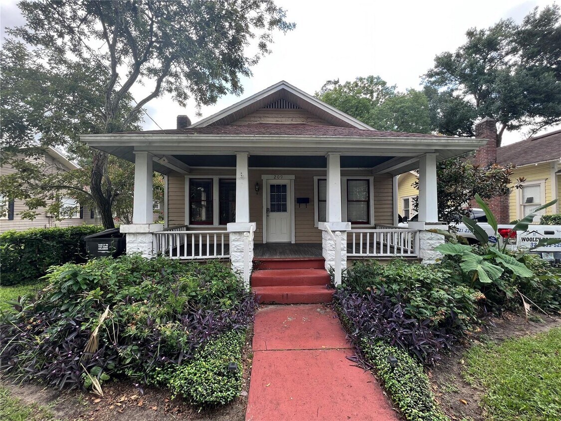 Foto principal - 209 N Mills Ave