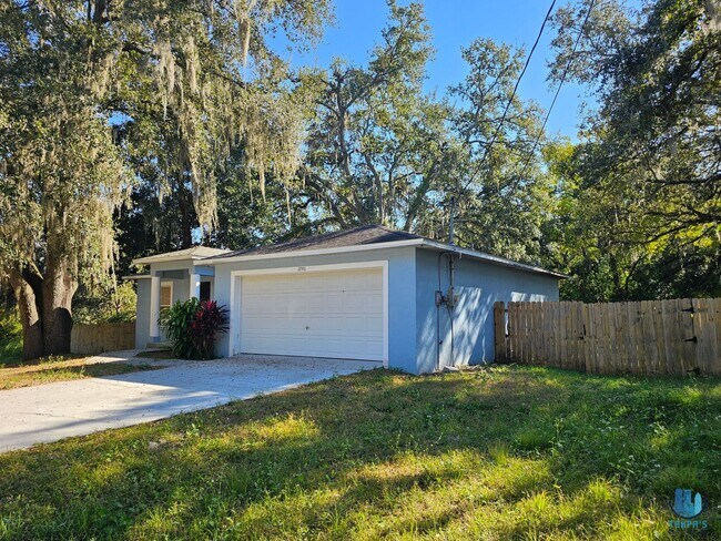 Foto del edificio - Spacious 3 Bedroom, 2 Bath HOUSE for rent in Lakeland!