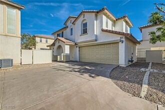 Building Photo - 937 Grand Cerritos Ave