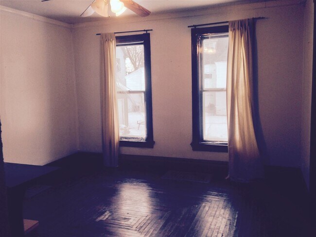 Building Photo - 1508 4th St