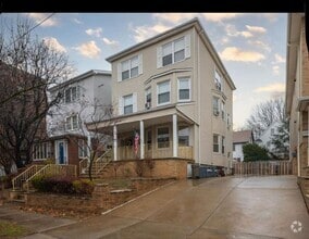 Building Photo - 97-99-99 W 39th St