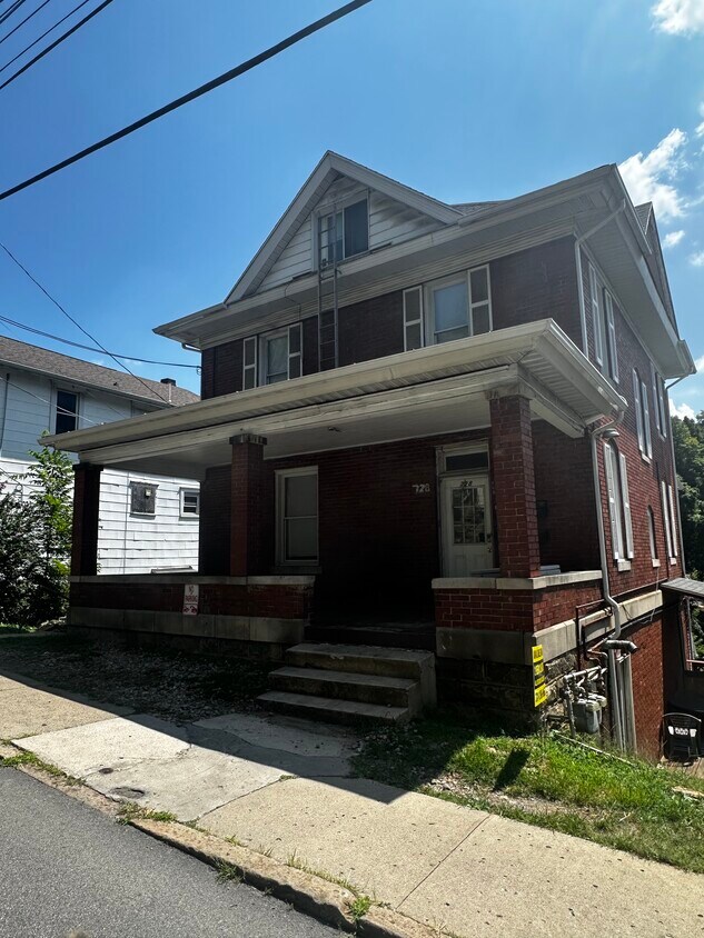 Primary Photo - 728 Willey St