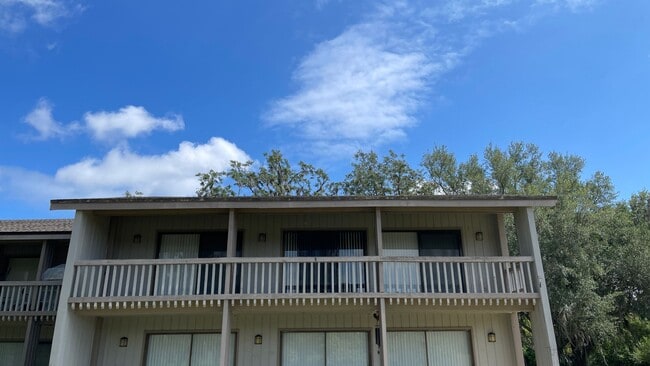 Building Photo - Priced Right!1 Bed 1 Bath Condo in Grenele...