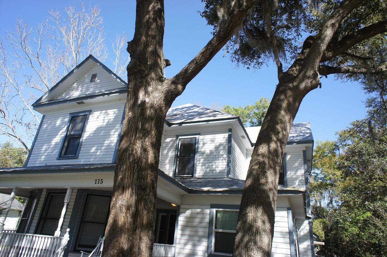 Primary Photo - 115 NE 9th St