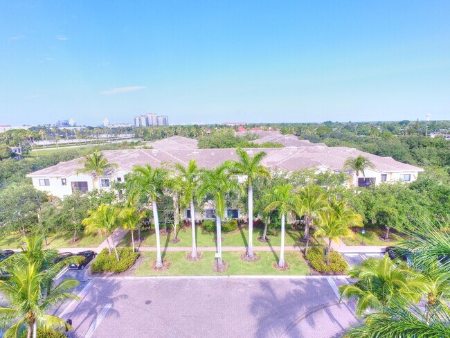 Foto del edificio - 3020 Alcazar Pl