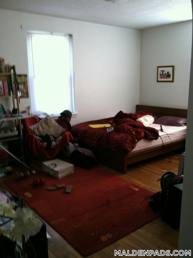 Building Photo - 349 Pleasant St