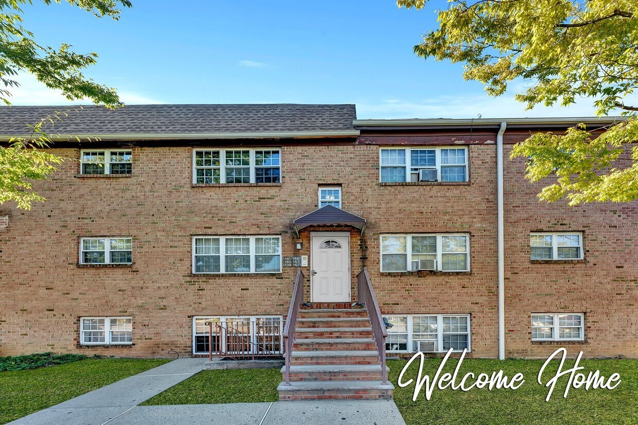 Foto principal - 141 College Dr