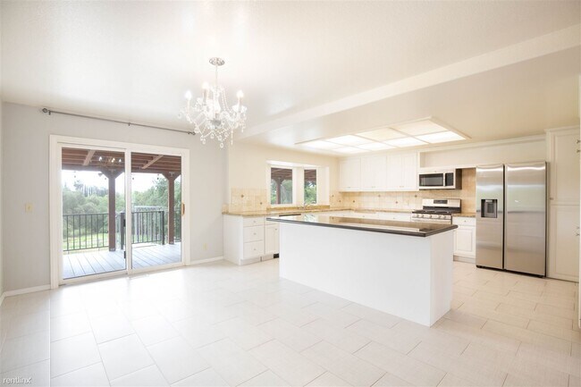 Foto del edificio - 3 br, 2 bath House - 1818 Fuerte Street