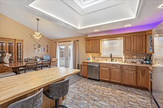 Immaculate 3 Bedroom & 2 Bathroom - Immaculate 3 Bedroom & 2 Bathroom Apartment