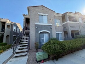Building Photo - 10245 S Maryland Pkwy
