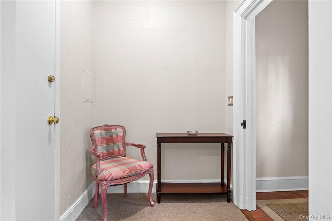 Foto del edificio - 78 Violet Ave