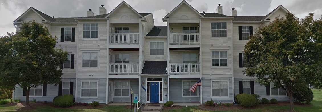 Foto principal - 8054 Lisle Dr