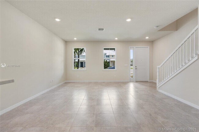 Foto del edificio - 1280  Eucalyptus Drive  2 Hollywood Fl 33019