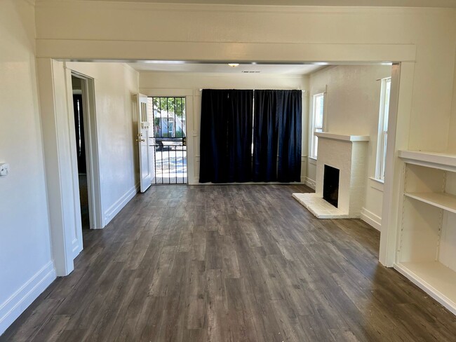 Building Photo - Charming 3 Bed / 2 Bath Home in the Tower District