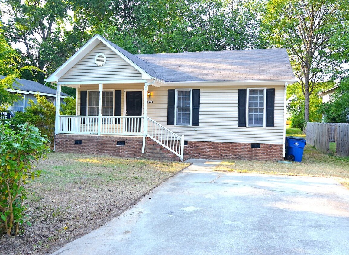 Primary Photo - Cozy Ranch Style Home In Downtown Raleigh!