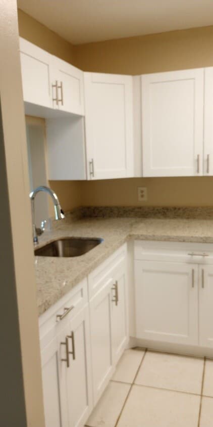 Primary Photo - 10000 NW 4th St