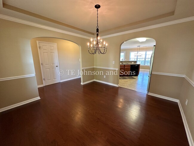 Building Photo - Beautiful 4 bedroom in popular River Gate!