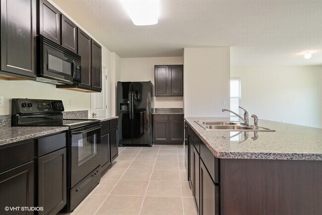 Foto del edificio - 4 Bed/3 Bath Home in Bradenton in San Lorenzo