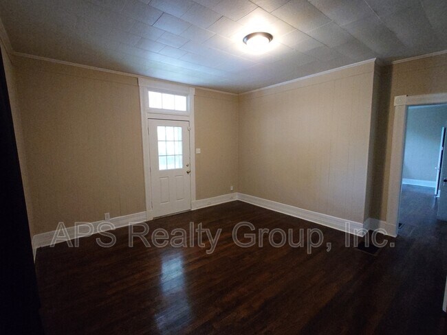 Foto del edificio - 301 N Spring St
