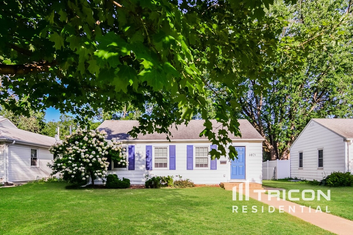 Foto principal - 6821 Thomas Ave S