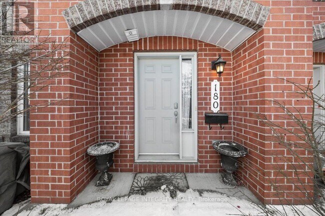 Photo du bâtiment - 180 Clearview Ave