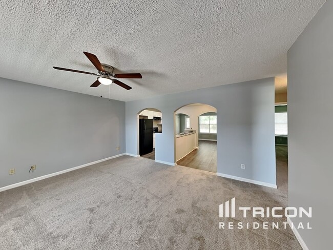 Building Photo - 6836 Saganaw Dr