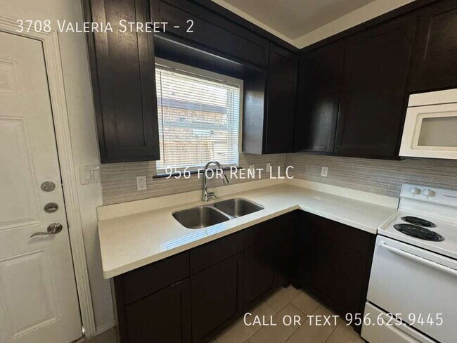 Foto del edificio - 3708 Valeria St