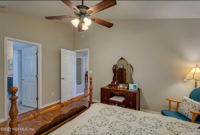 Building Photo - 453 Island View Cir