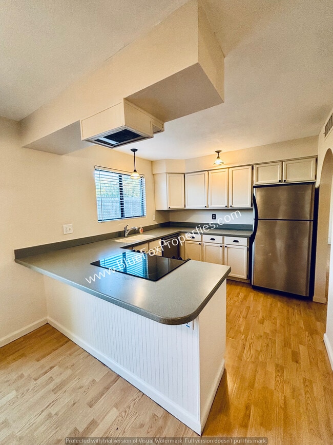 Foto del edificio - 945 E Desert Pkwy