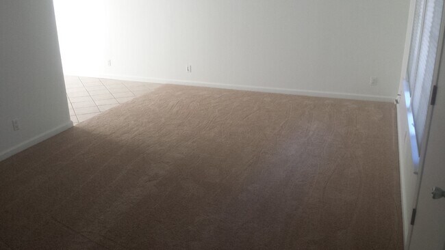 Foto del edificio - Adorable Upgraded Condo Near Downtown