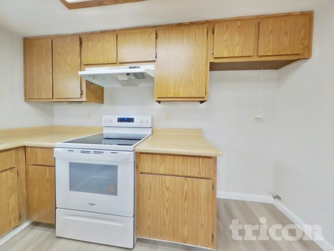 Building Photo - 9411 Aizenberg Cir