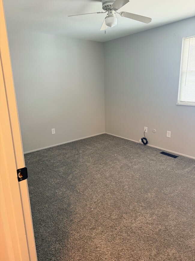 Foto del edificio - 2538 Red Coach Dr