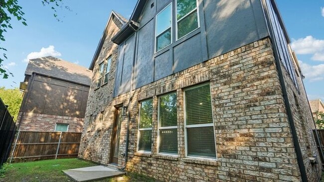 Building Photo - 1703 Paytyn Dr