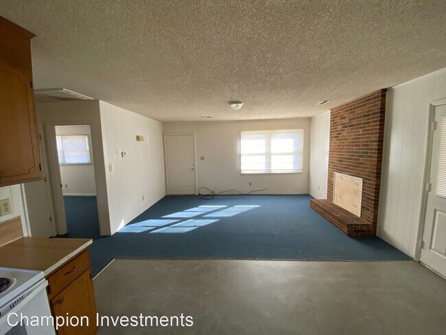 Building Photo - 2 br, 1 bath House - 606 Kings Road