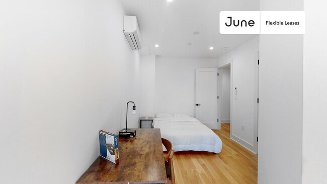 Foto del edificio - Cozy Private ROOM in Crown Heights