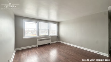 Building Photo - 1007 Adelaide St N