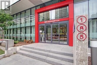 Building Photo - 185 Roehampton Ave