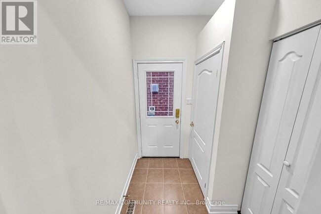 Building Photo - 17 Rouge Bank Dr