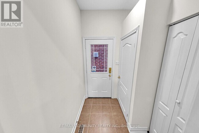 Photo du bâtiment - 17 Rouge Bank Dr