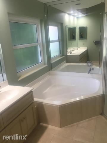 Building Photo - 4965 Broadstone Cir