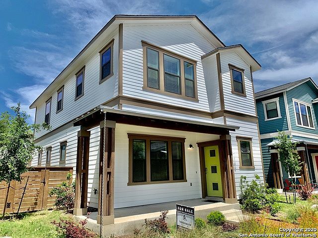 Two car garage - 1146 N Olive St