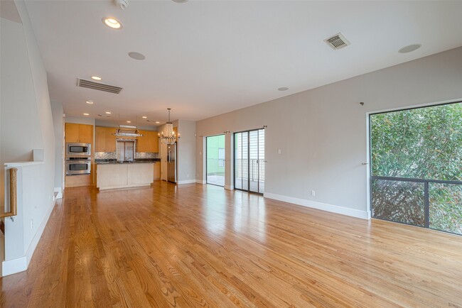 Building Photo - 4305 Eigel St